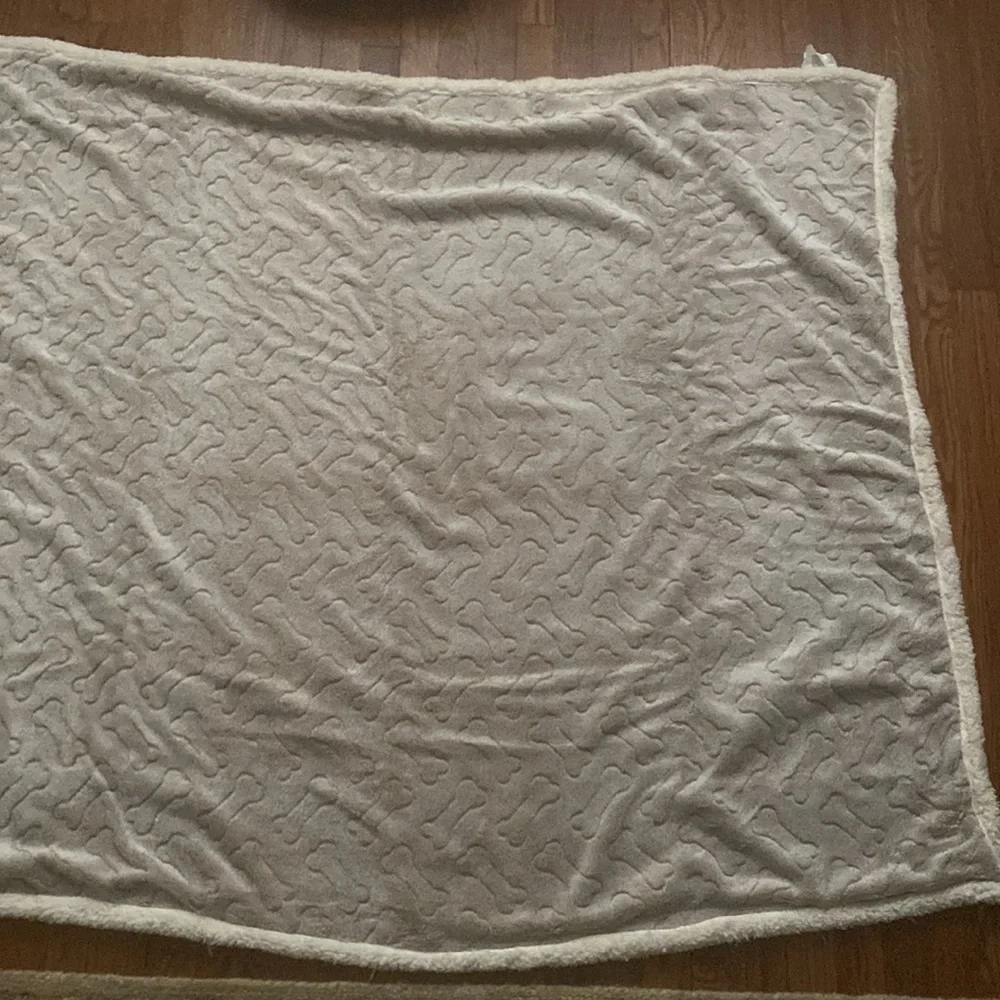 SOFT “DOG BONE” BLANKET